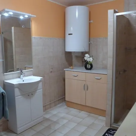 Renove Avec Charme, Garage Et Velos A Disposition - Fr-1-611-36